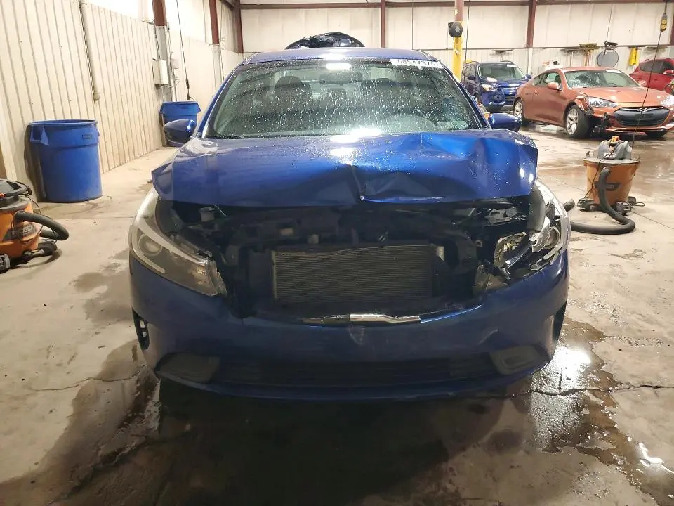 2017 KIA FORTE LX  