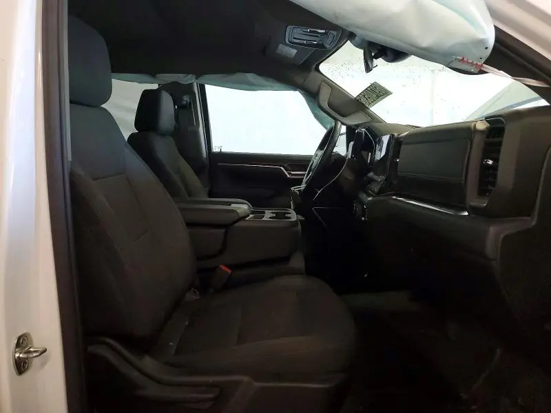 2025 CHEVROLET SILVERADO K1500 LT  