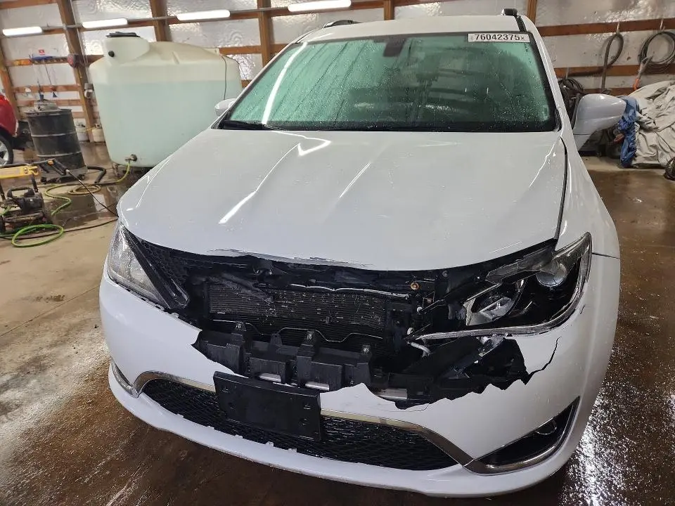 2017 CHRYSLER PACIFICA TOURING L  