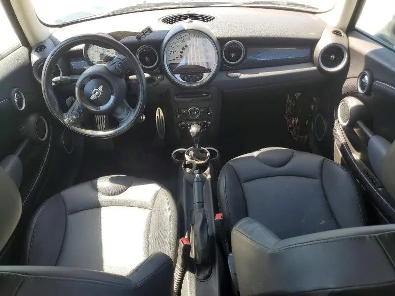 2011 MINI COOPER S  