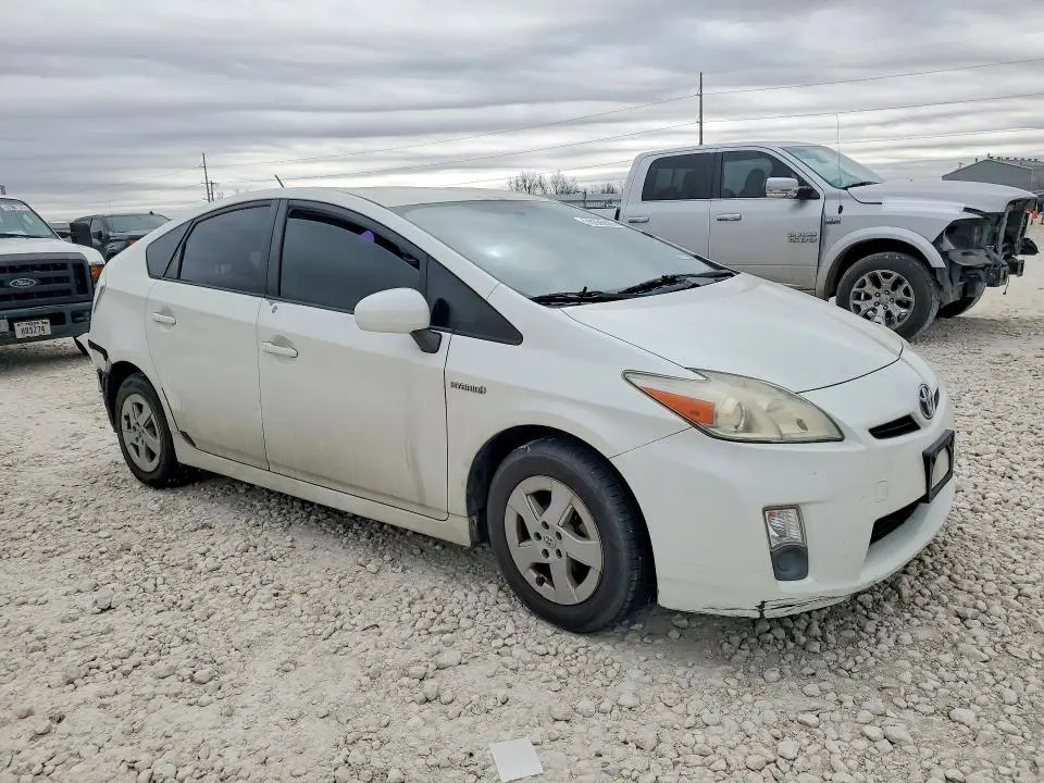 2010 TOYOTA PRIUS III  