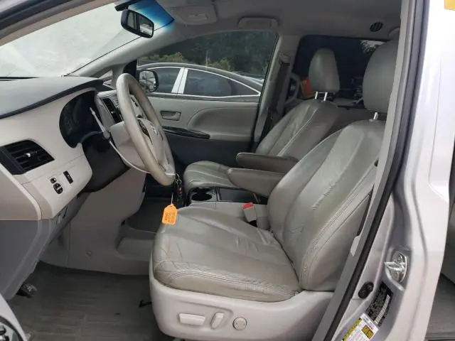 2012 TOYOTA SIENNA LE  