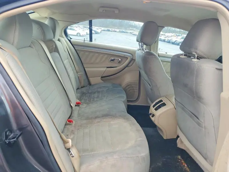 2015 FORD TAURUS SE  