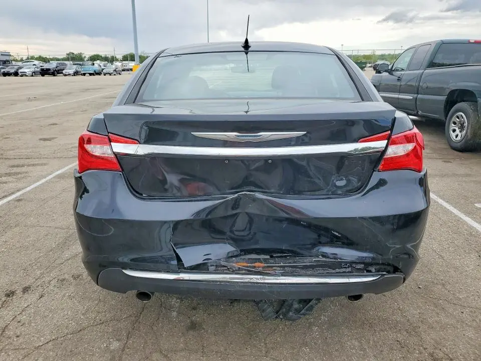 2013 CHRYSLER 200 LX  