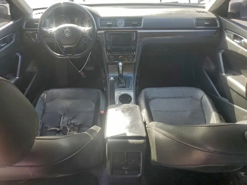 2016 VOLKSWAGEN PASSAT SE  