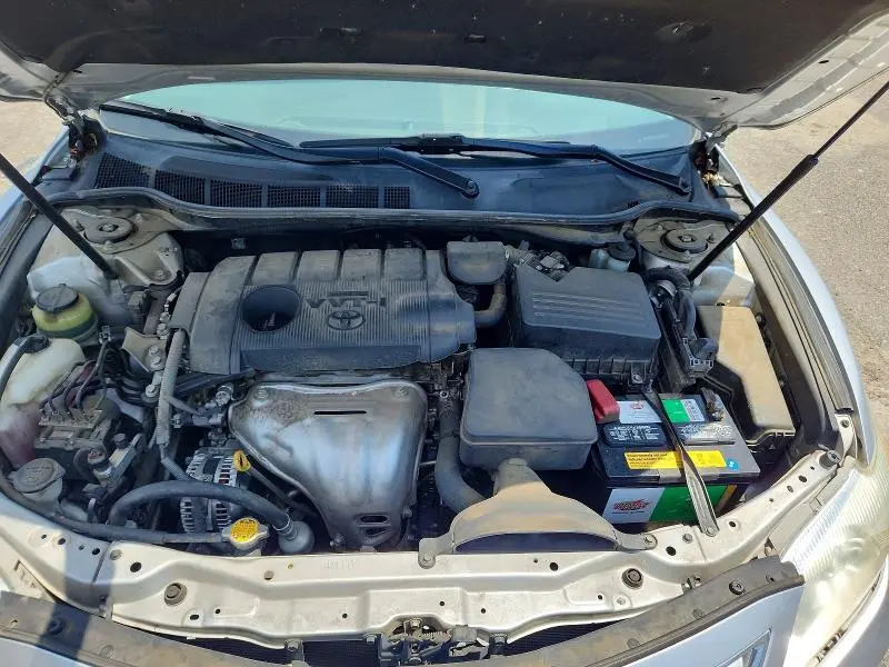 2011 TOYOTA CAMRY XLE  