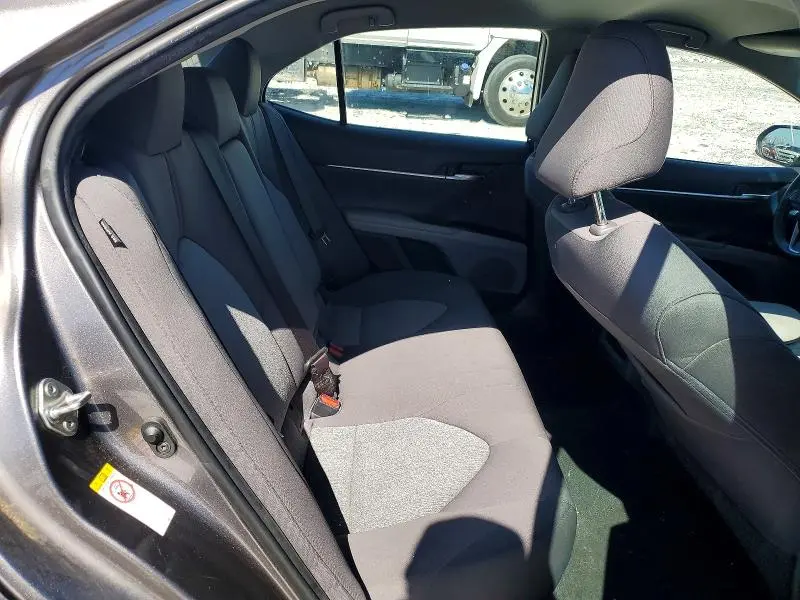 2018 TOYOTA CAMRY LE  