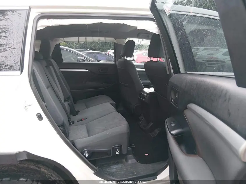 2015 TOYOTA HIGHLANDER LE