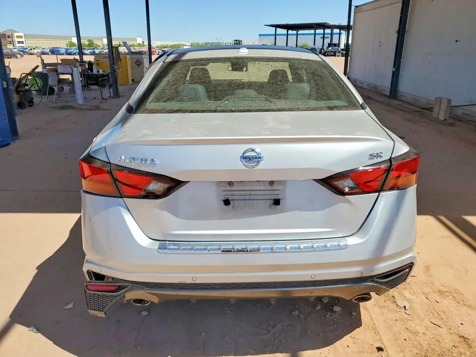 2022 NISSAN ALTIMA SR  
