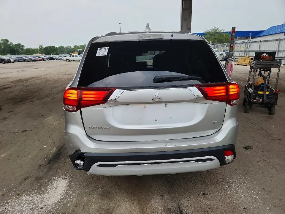 2020 MITSUBISHI OUTLANDER SE  