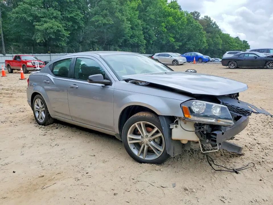 2014 DODGE AVENGER SE  