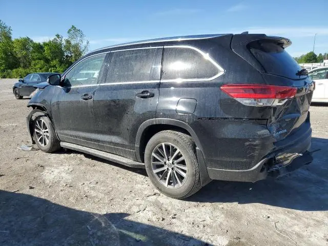2019 TOYOTA HIGHLANDER SE  