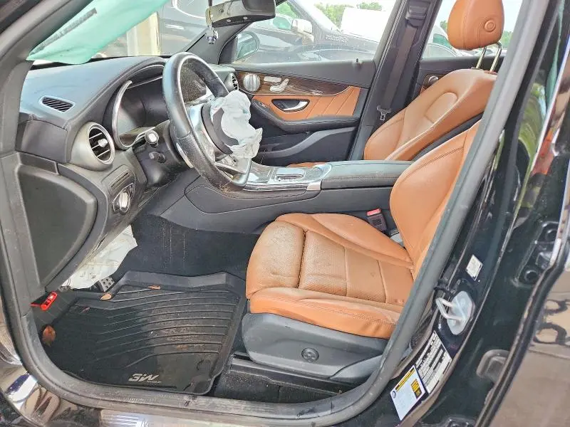 2020 MERCEDES-BENZ GLC 300  
