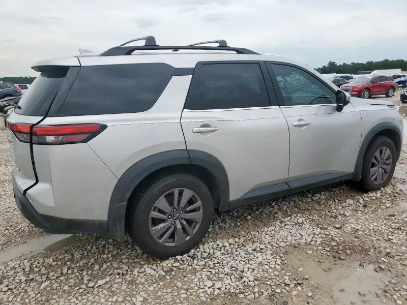 2022 NISSAN PATHFINDER SV  