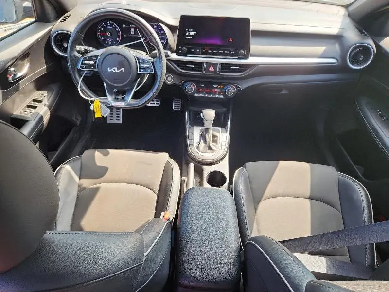 2023 KIA FORTE GT LINE  