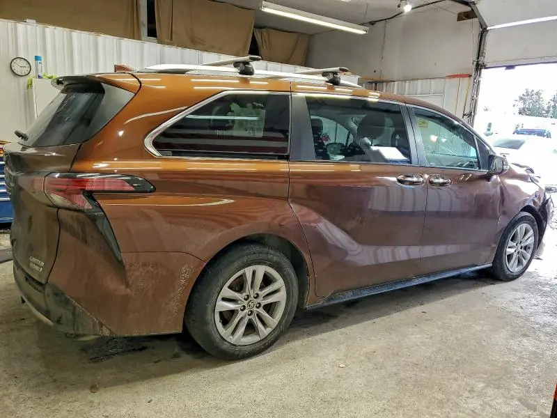 2022 TOYOTA SIENNA LIMITED  