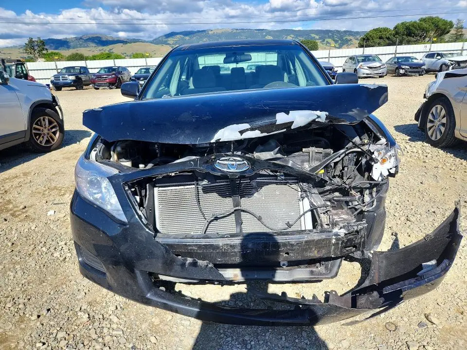 2011 TOYOTA CAMRY LE  