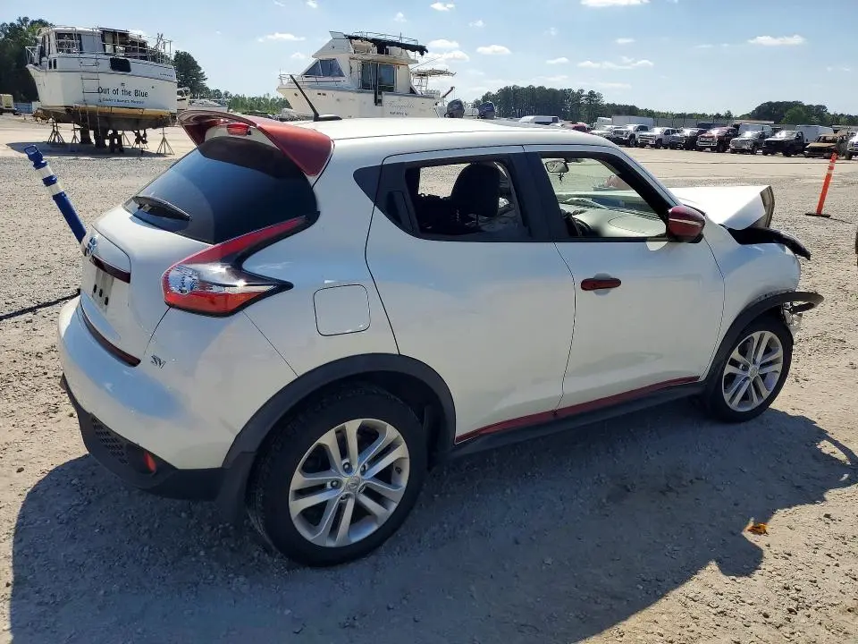 2015 NISSAN JUKE SV  