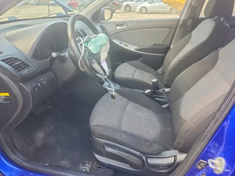 2012 HYUNDAI ACCENT GS  