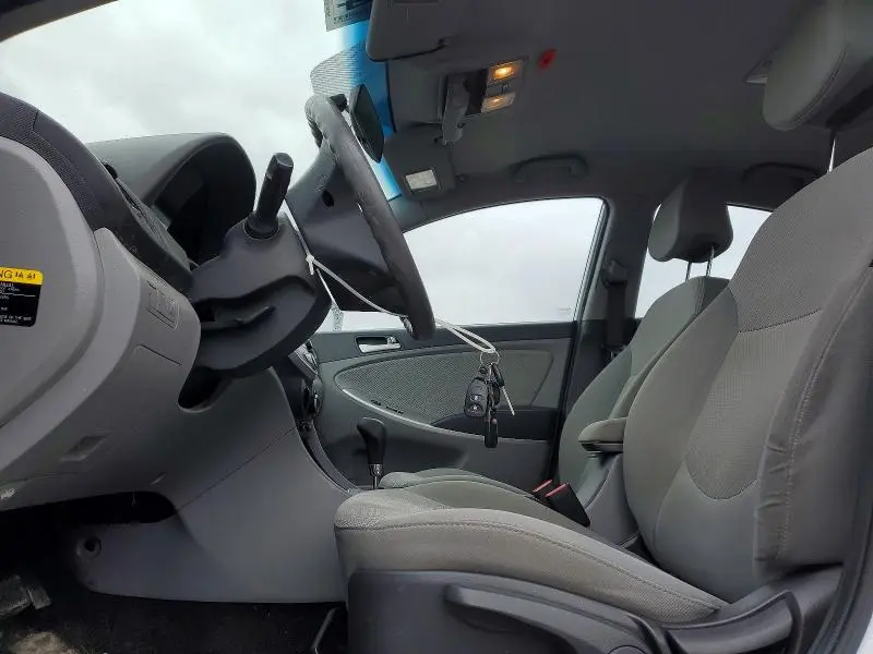 2014 HYUNDAI ACCENT GLS  