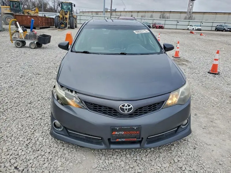 2012 TOYOTA CAMRY SE  