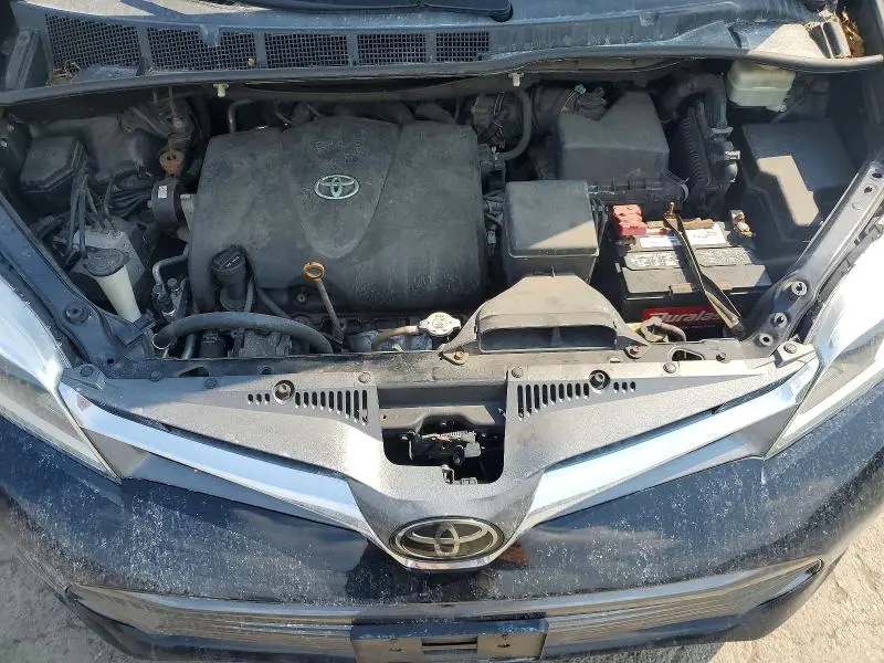 2019 TOYOTA SIENNA   
