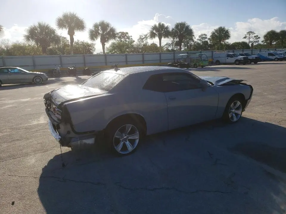 2022 DODGE CHALLENGER SXT  