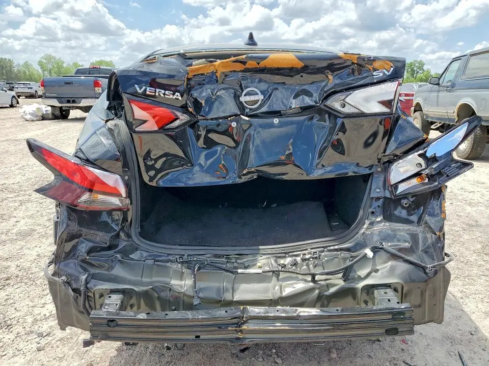 2024 NISSAN VERSA SV  