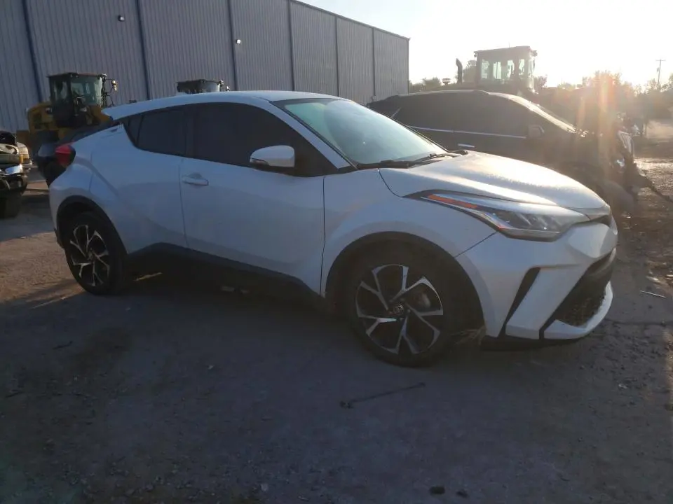 2020 TOYOTA C-HR XLE  