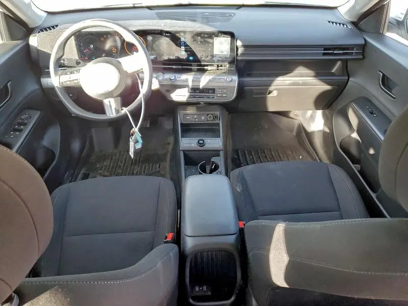 2025 HYUNDAI KONA SE  