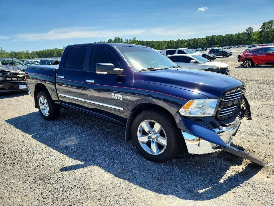 2016 RAM 1500 SLT  