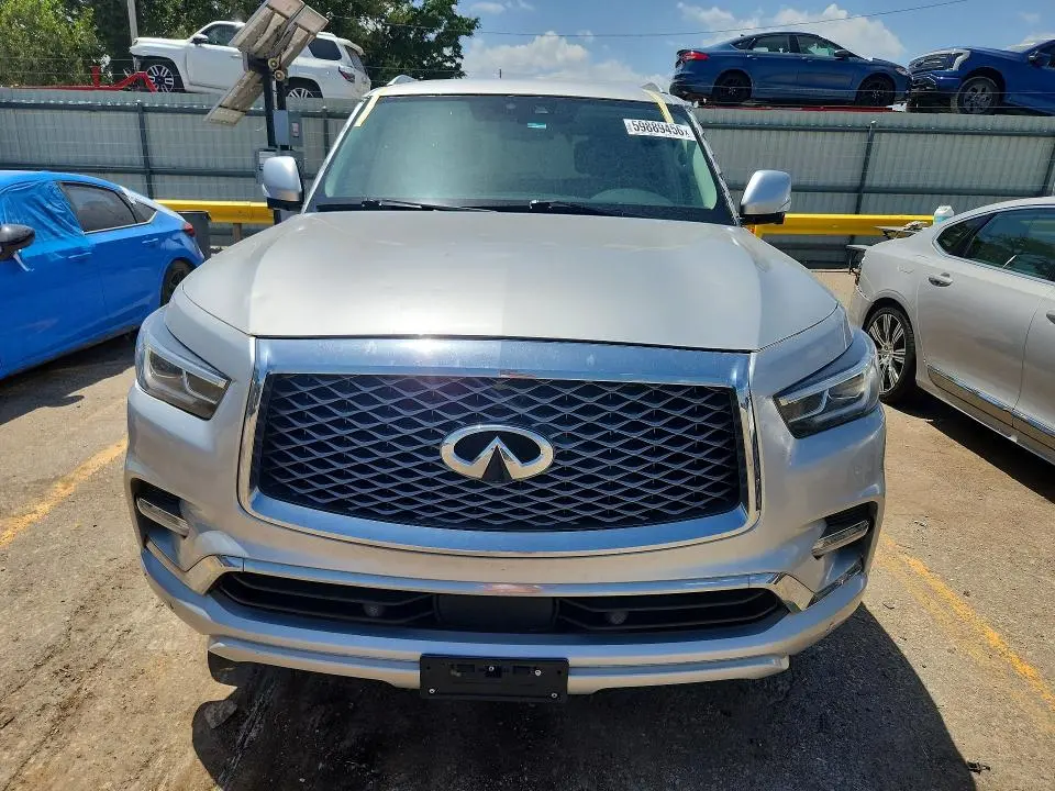 2022 INFINITI QX80 LUXE  