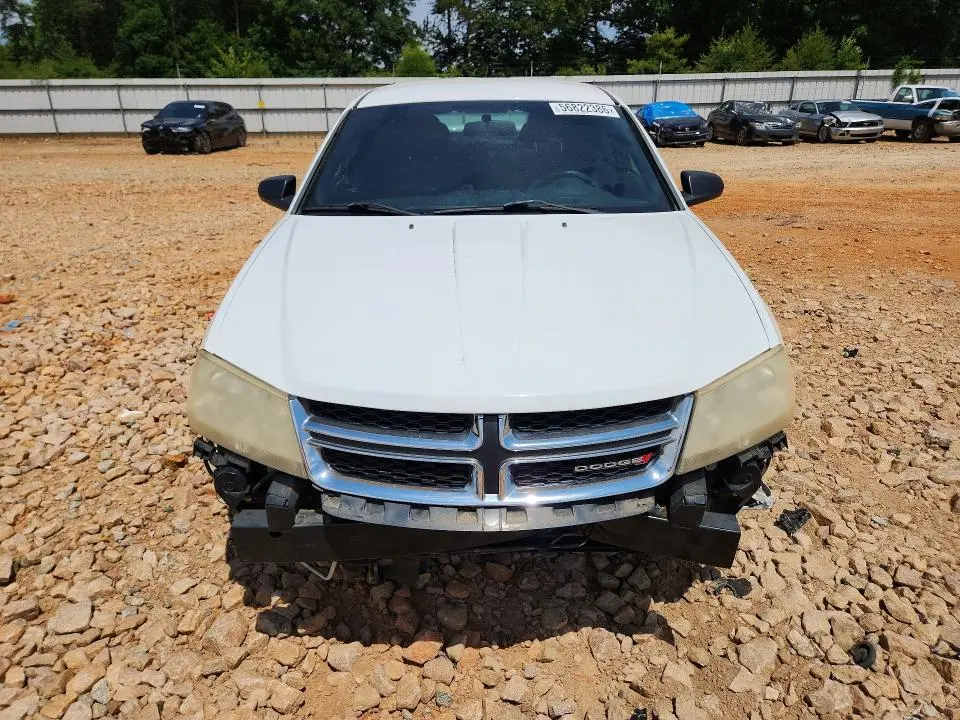 2013 DODGE AVENGER SE  