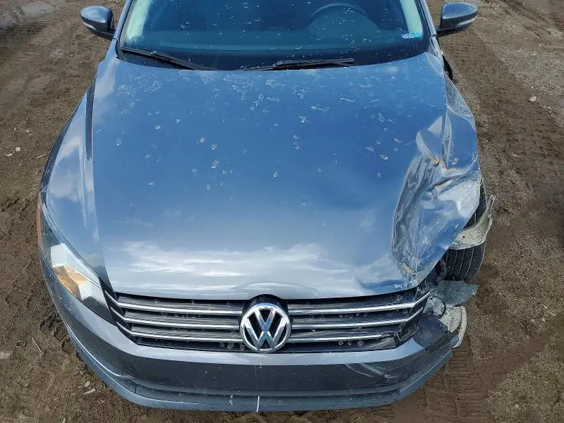 2013 VOLKSWAGEN PASSAT SE  