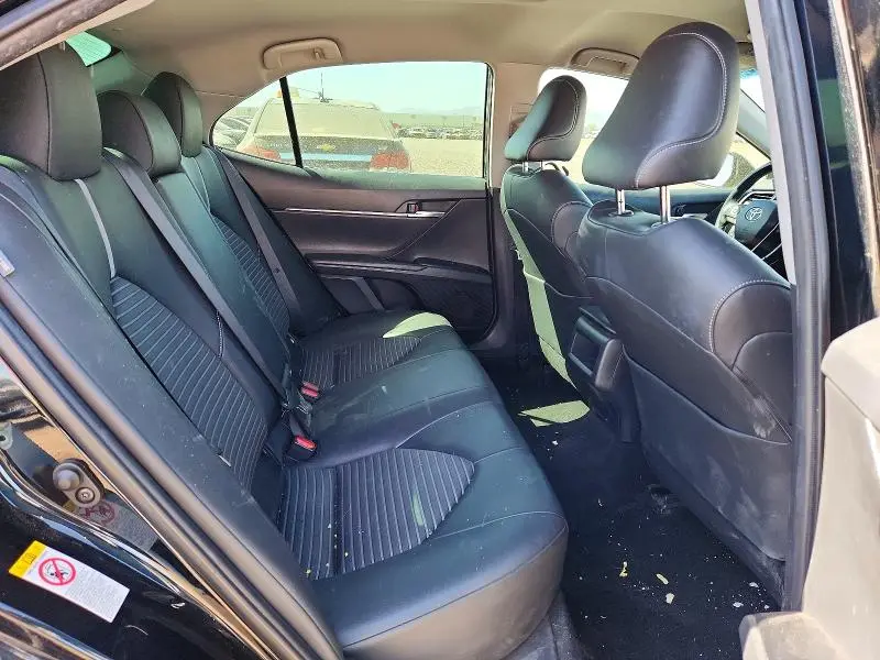 2018 TOYOTA CAMRY SE  