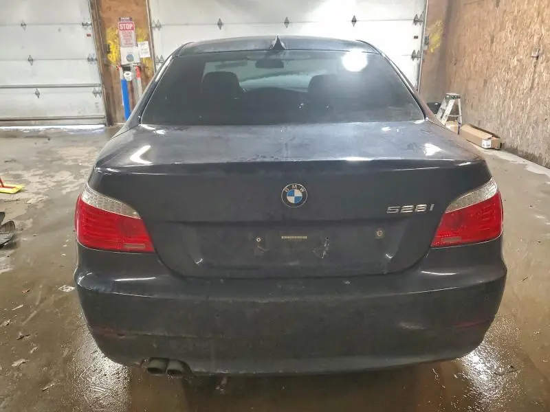 2010 BMW 528 XI  