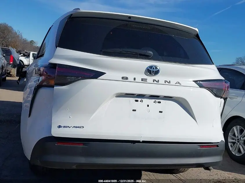 2026 TOYOTA SIENNA  