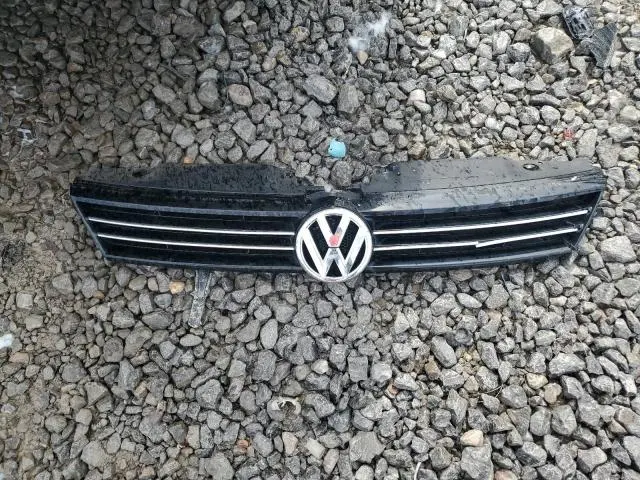 2011 VOLKSWAGEN JETTA SE  