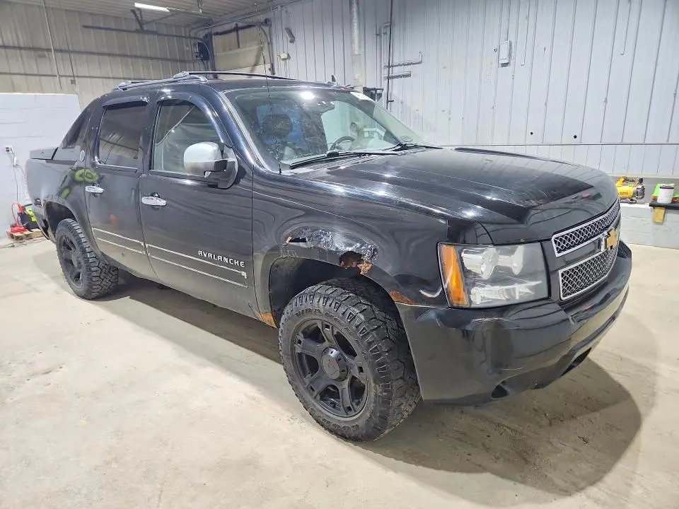 2013 CHEVROLET AVALANCHE LTZ  