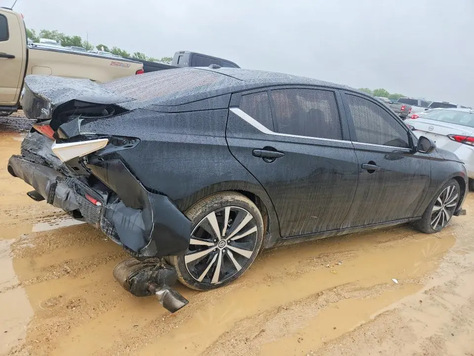 2019 NISSAN ALTIMA SR  