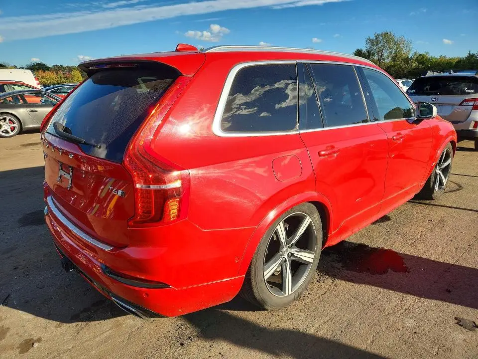 2017 VOLVO XC90 T6  