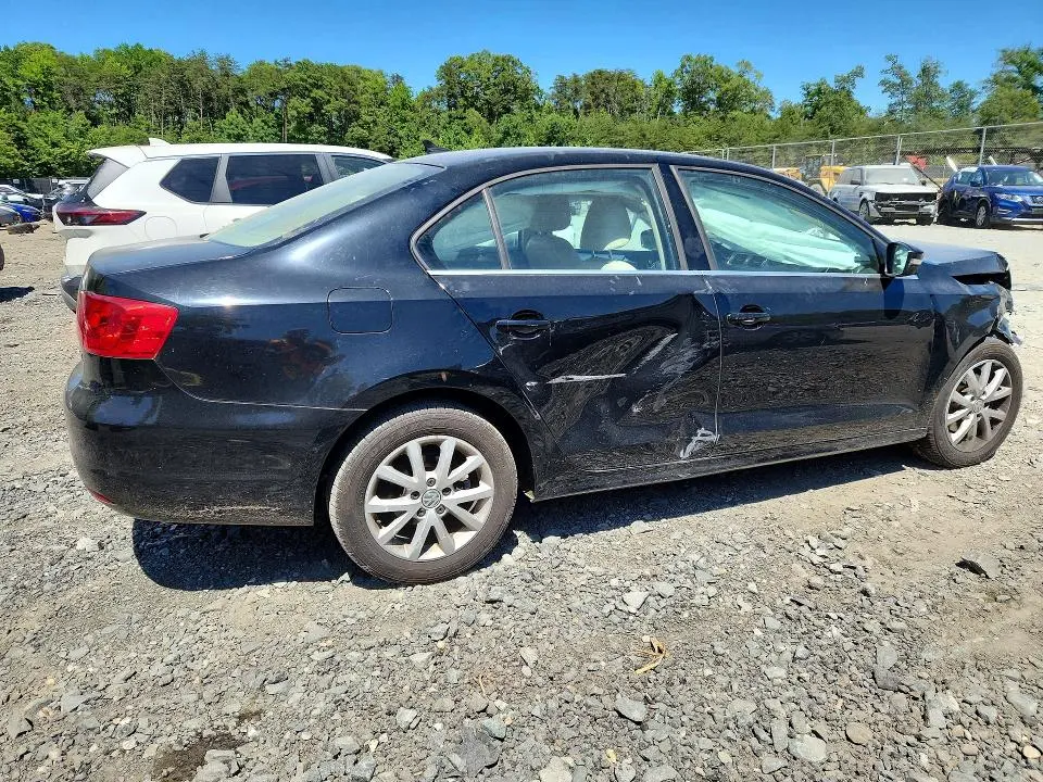 2013 VOLKSWAGEN JETTA SE  
