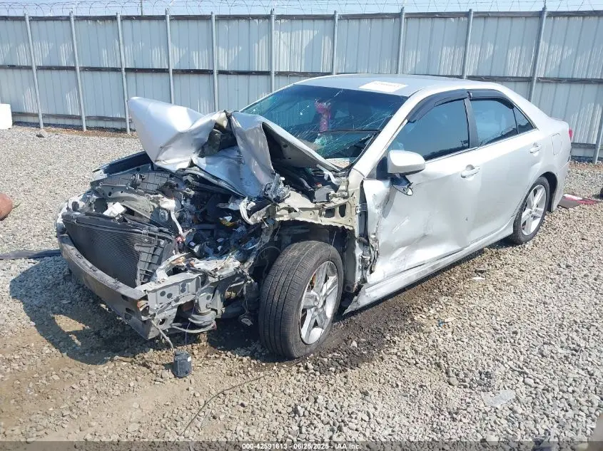 2013 TOYOTA CAMRY SE