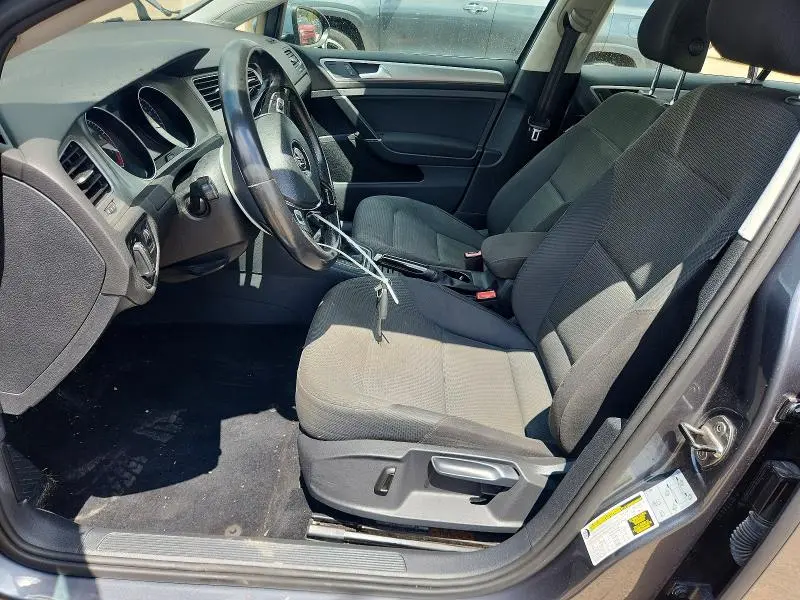 2016 VOLKSWAGEN GOLF S/SE  