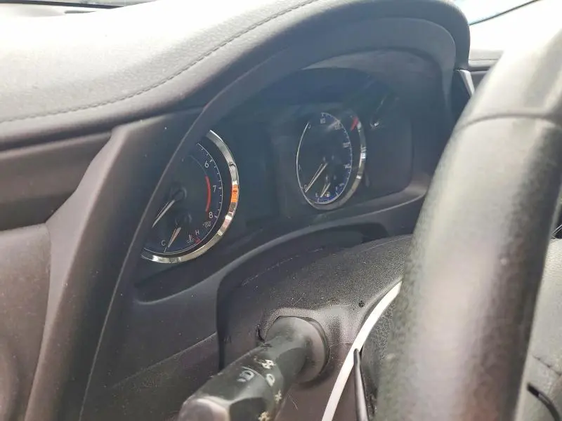2019 TOYOTA COROLLA SE  