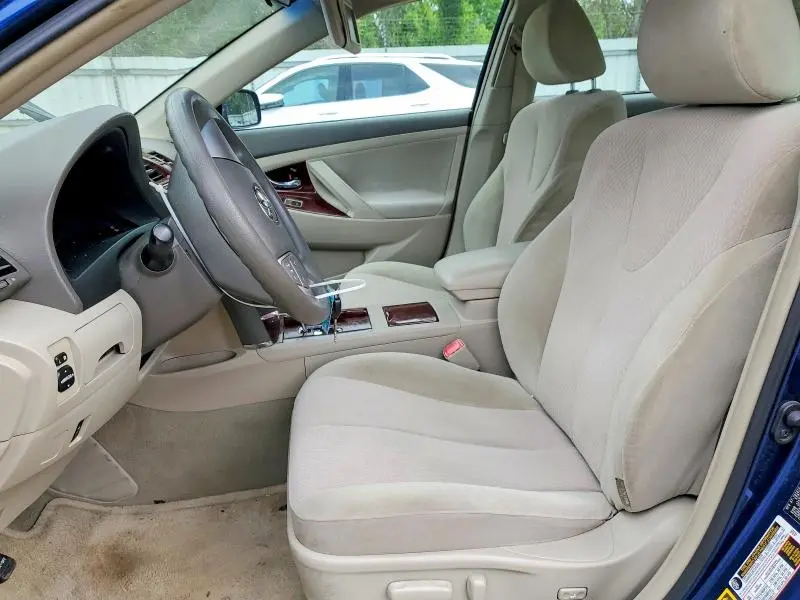 2010 TOYOTA CAMRY LE  