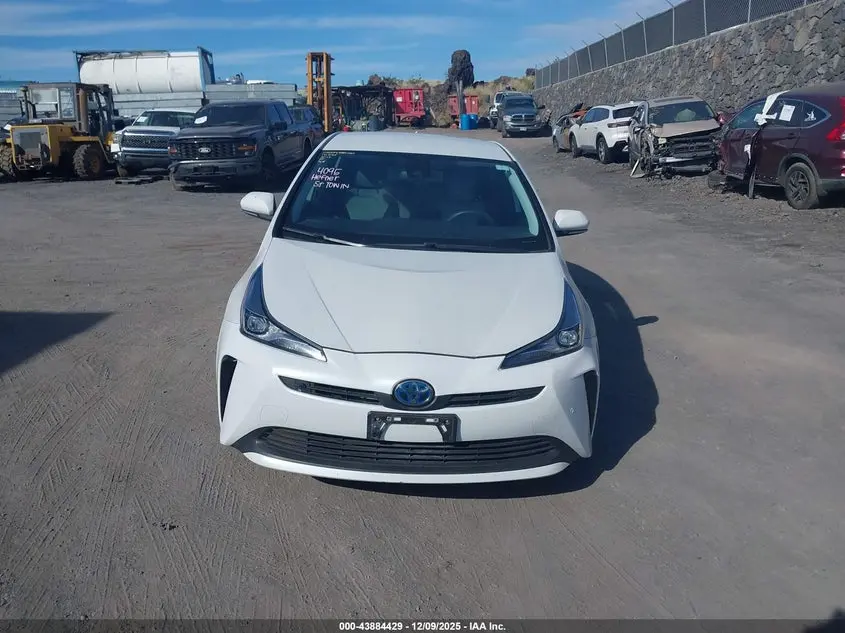 2021 TOYOTA PRIUS LE