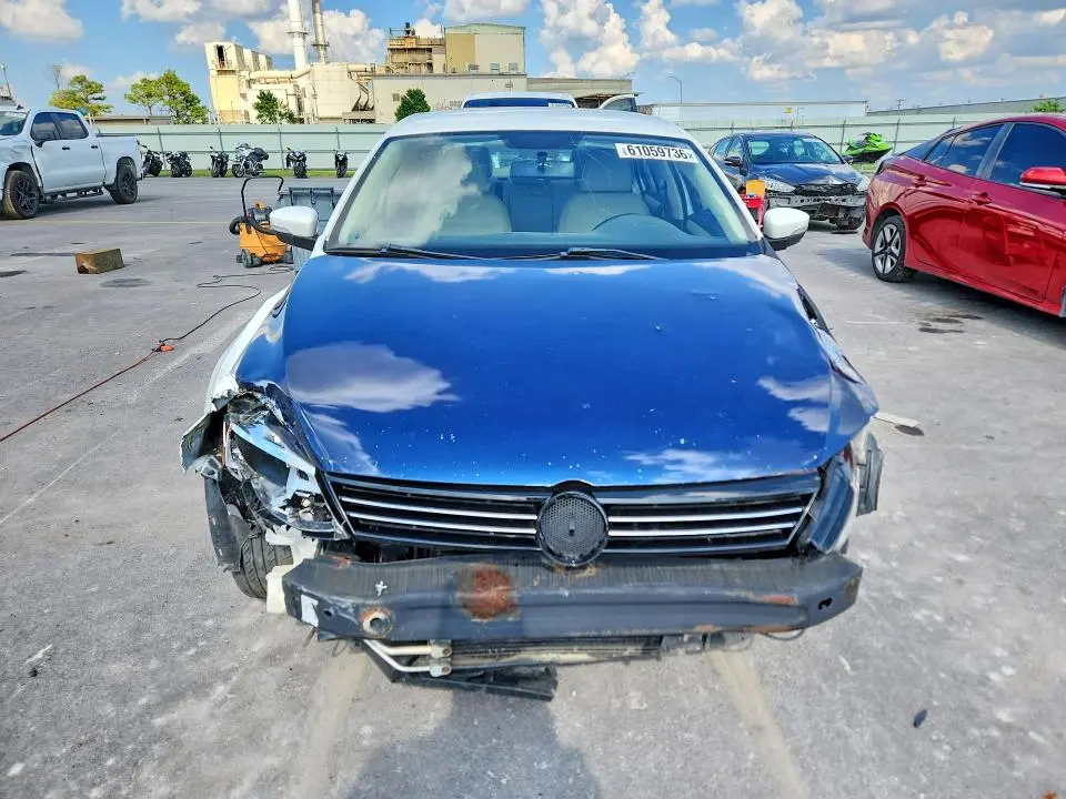 2012 VOLKSWAGEN JETTA SE  