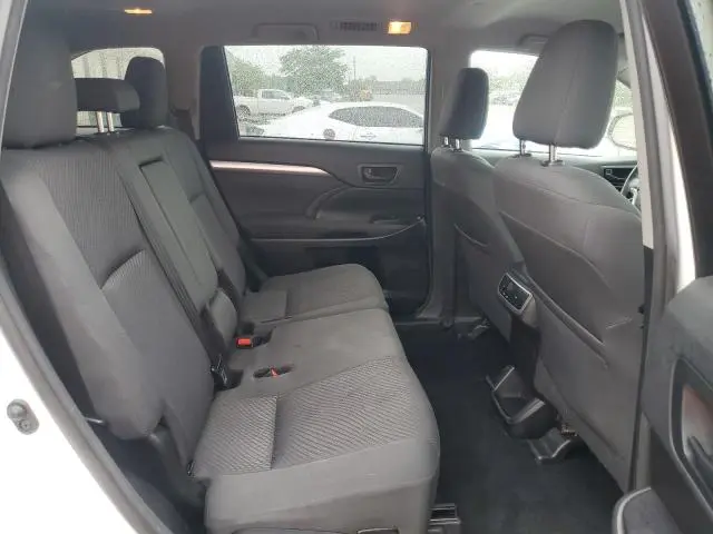 2018 TOYOTA HIGHLANDER LE  