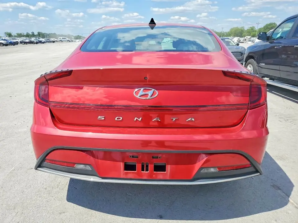 2021 HYUNDAI SONATA SE  